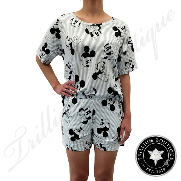 Disney 2-piece Mickey & Friends Pajama Short Set - Picture 5 of 14